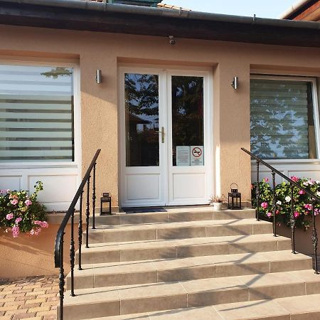 Mediterran Villa Kecskemét Buitenkant foto