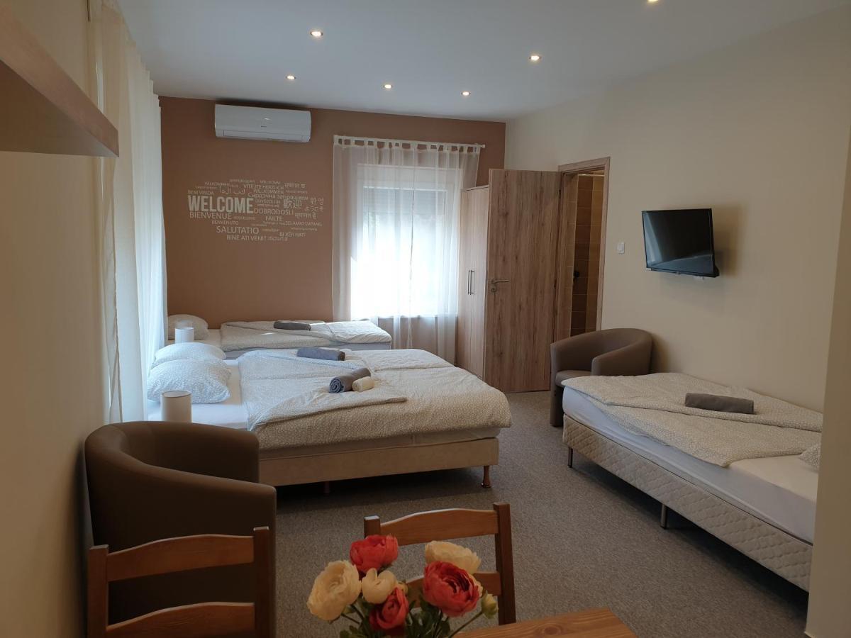 Mediterran Villa Kecskemét Buitenkant foto