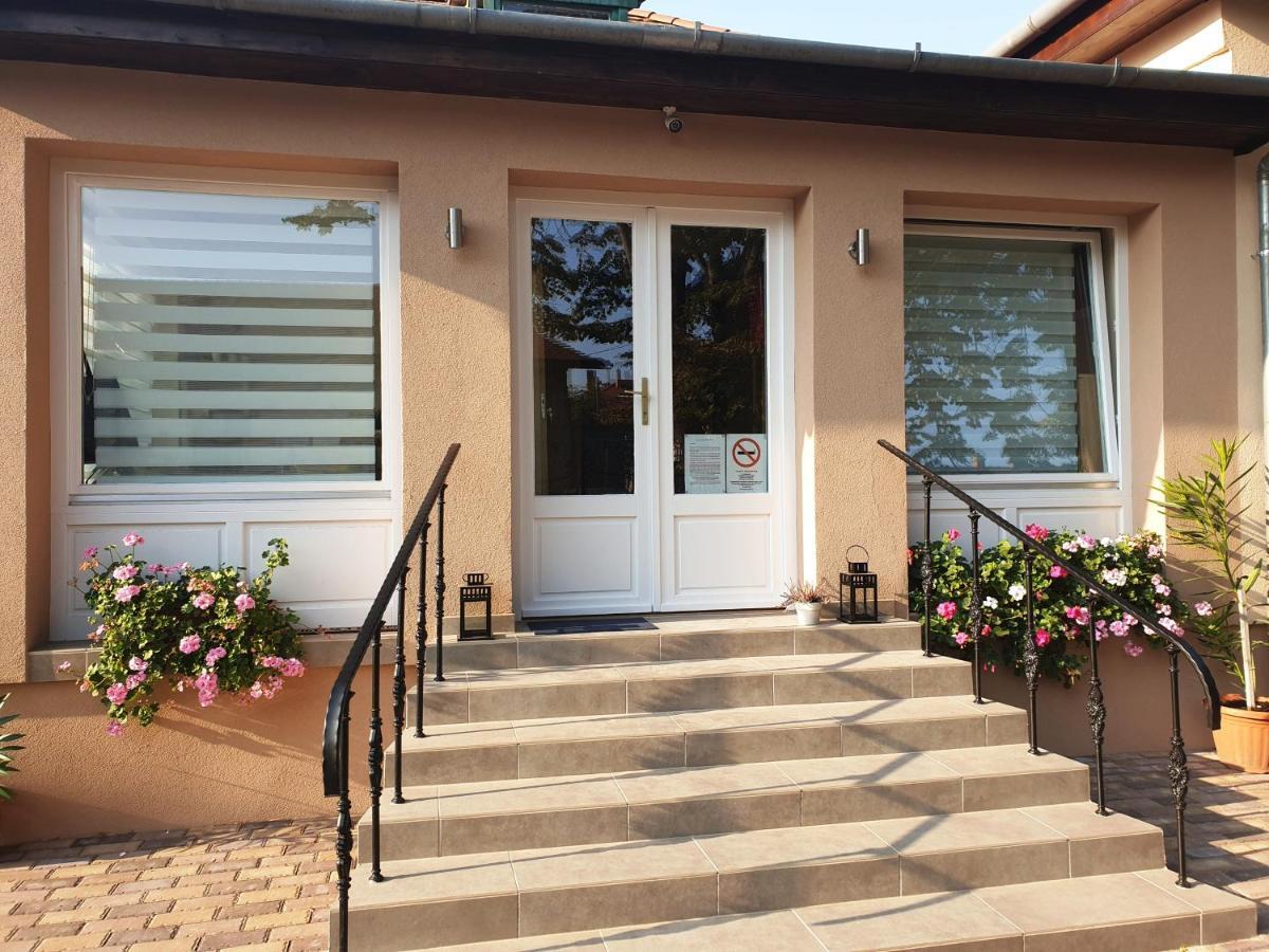 Mediterran Villa Kecskemét Buitenkant foto